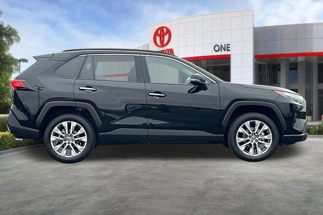 Certified Used 2025 MIDNIGHT BLACK METALLIC Toyota  image 3