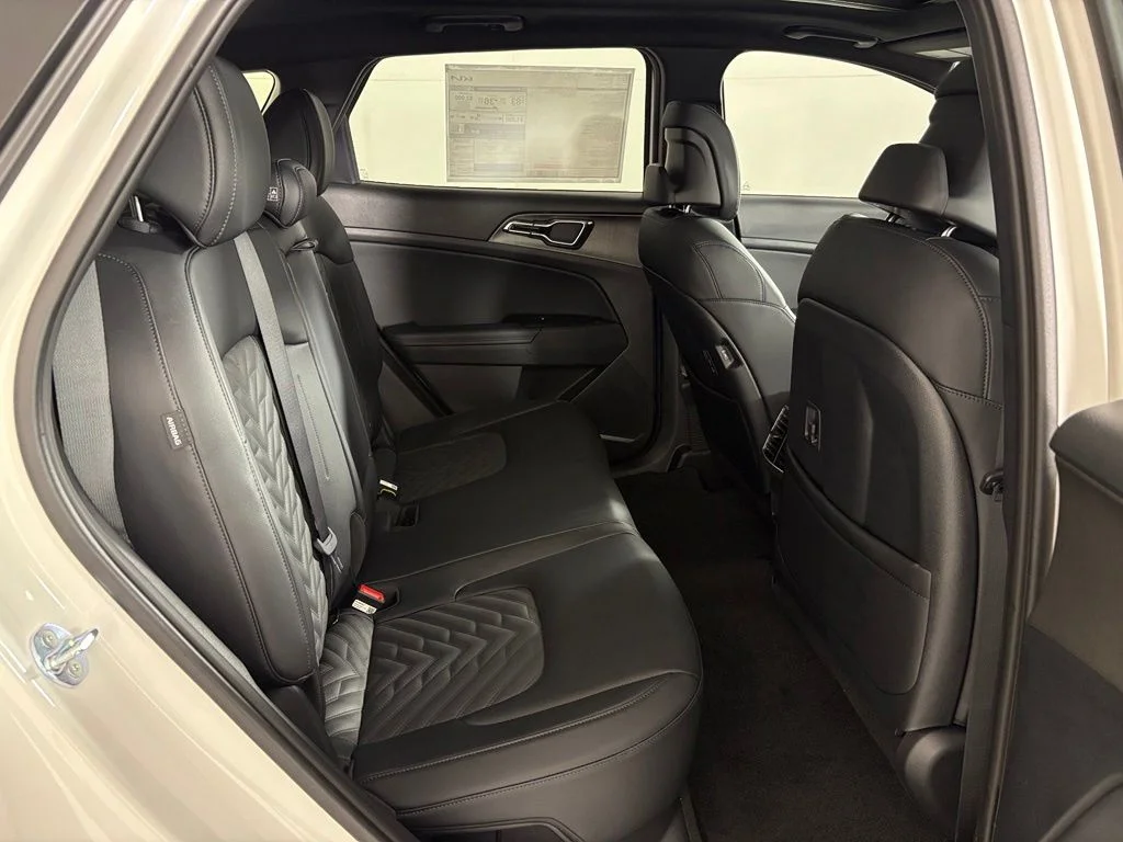 New 2027 White Kia X-Line image 42