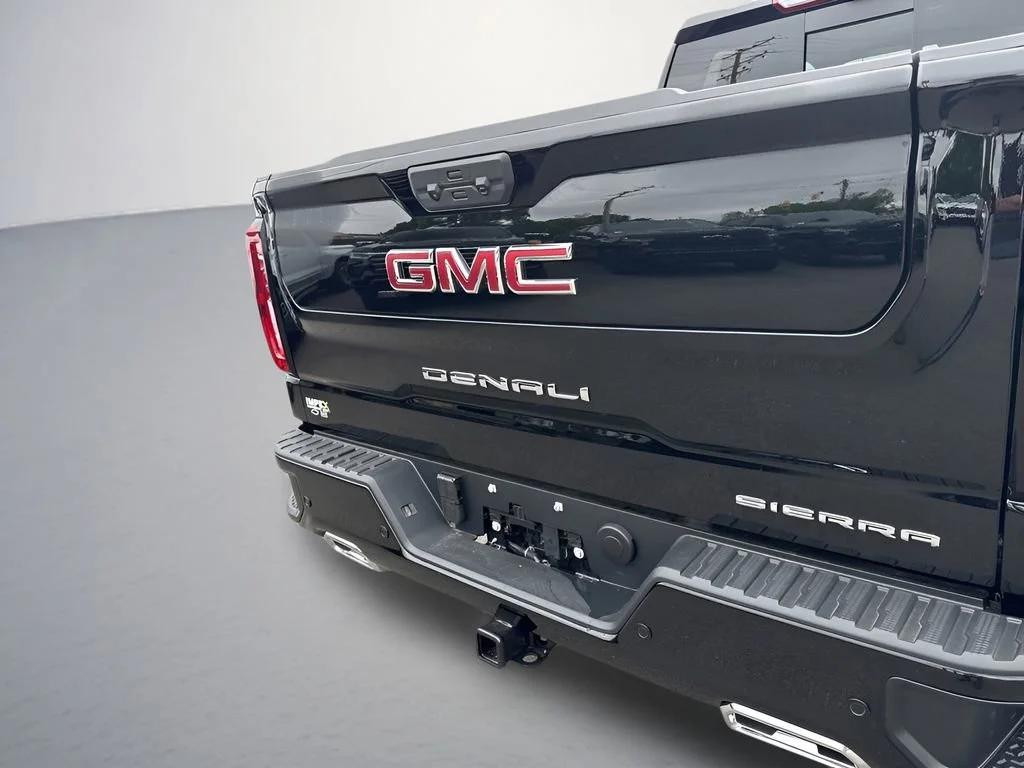Used 2026 Onyx Black GMC Denali image 37