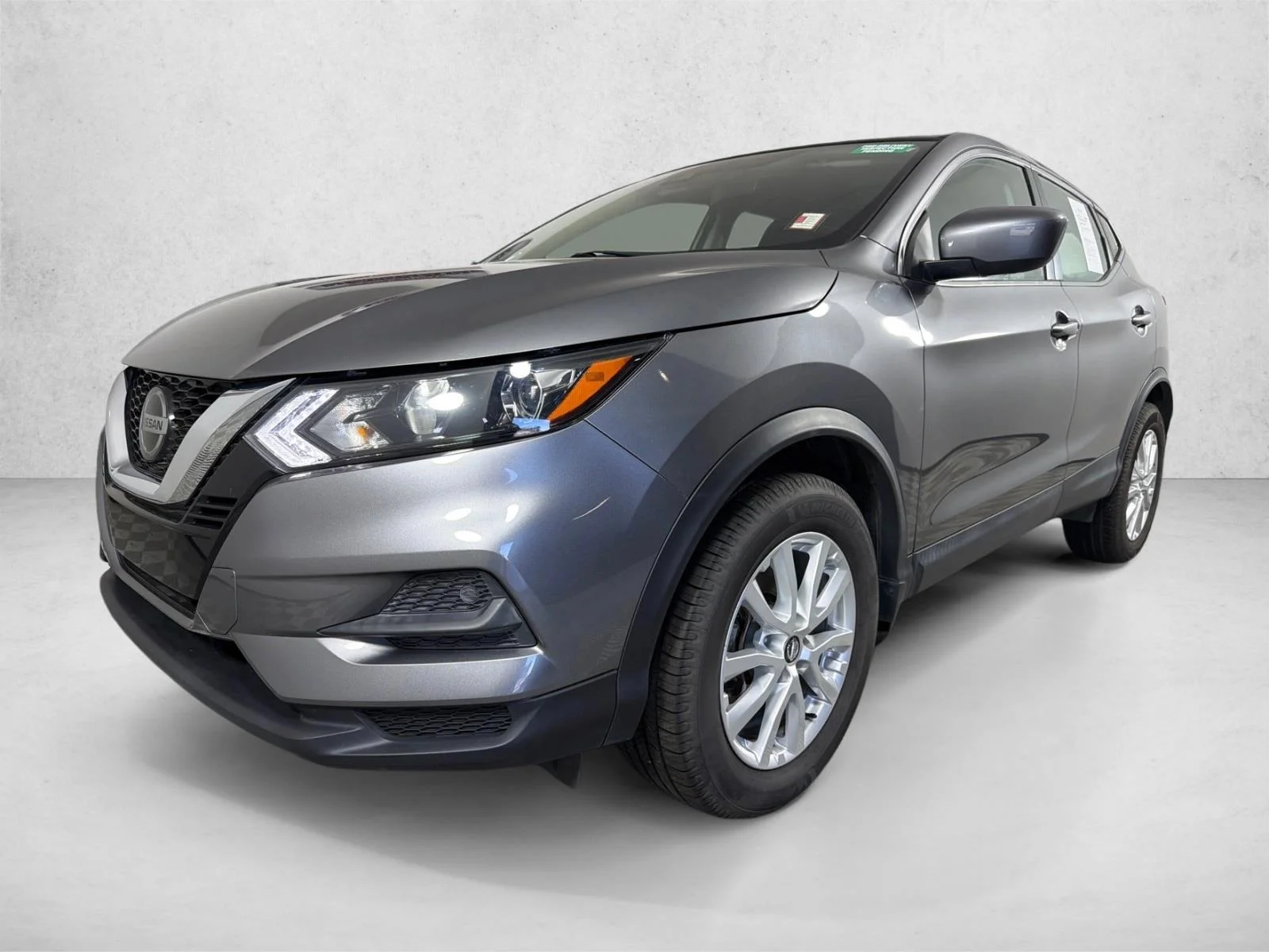 Used 2021 Red Nissan S image 7