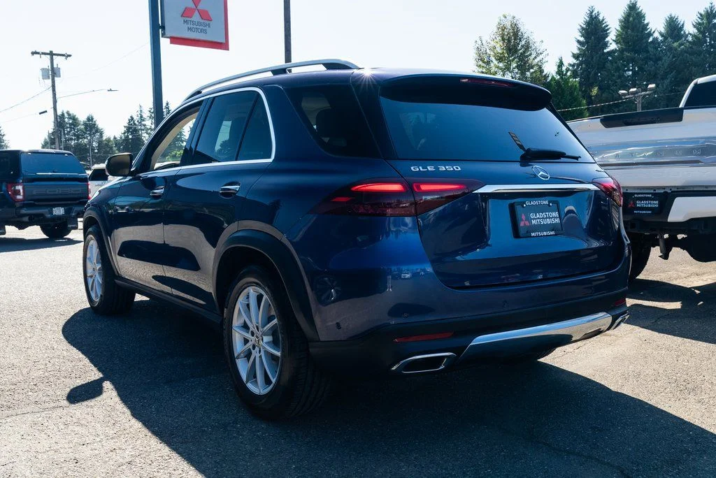 Used 2024 Blue Mercedes-Benz GLE 350 image 4