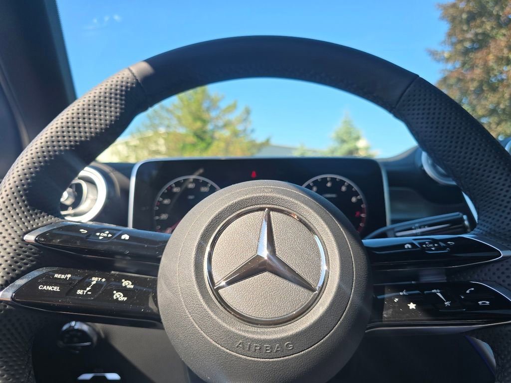 New 2026 Polar White Mercedes-Benz GLC 300 image 67