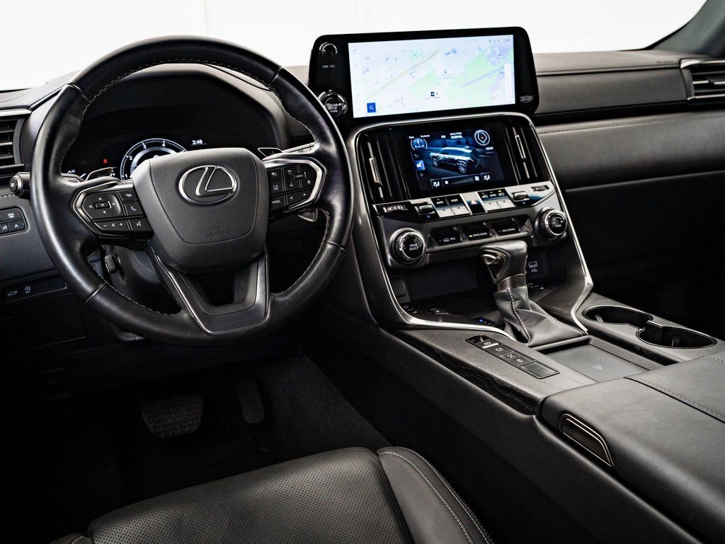 Used 2024 White Pearl Lexus 600 Premium image 4