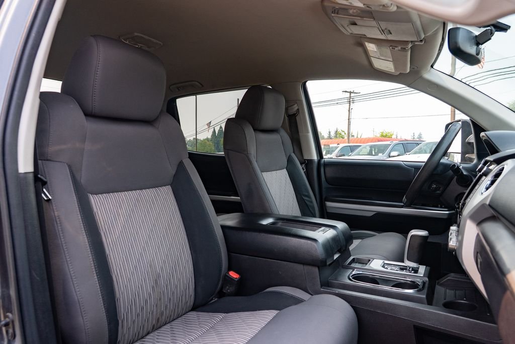 Used 2016 Magnetic Gray Metallic Toyota SR5 image 31