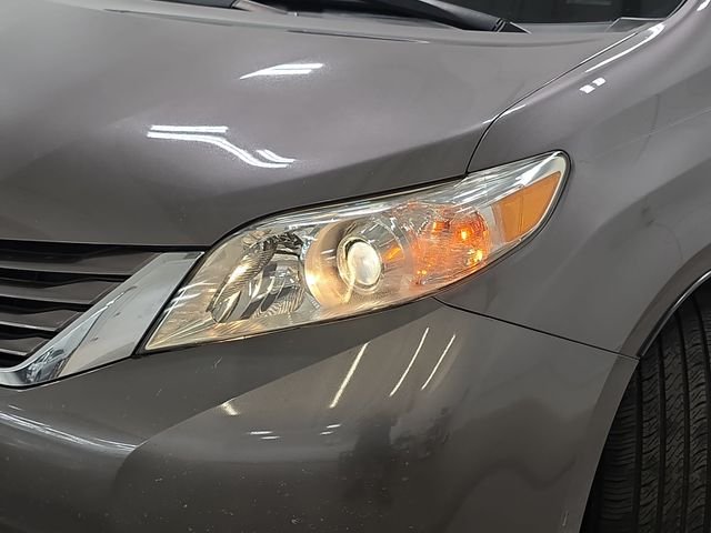 Used 2016 Gray Toyota LE image 31