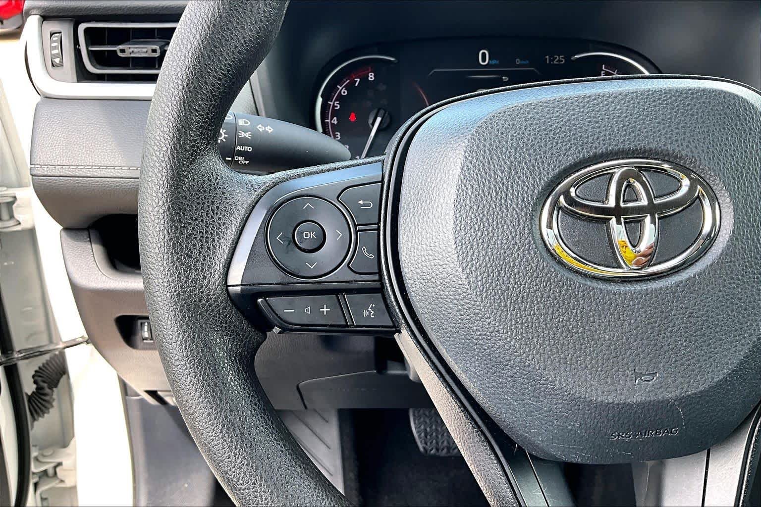 Used 2025 Ice Cap Toyota XLE image 24
