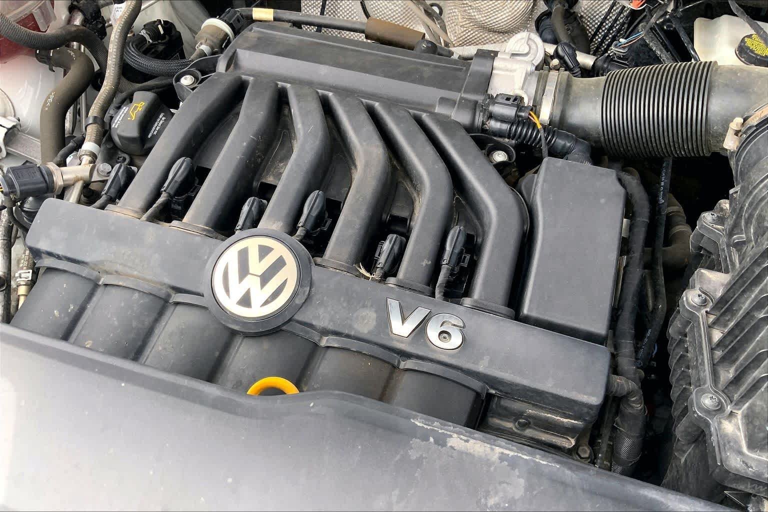 Used 2021 Pure White Volkswagen 3.6L V6 SEL Premium R-Line image 49