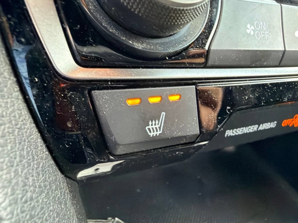 Used 2019 Lunar Silver Metallic Honda EX image 28