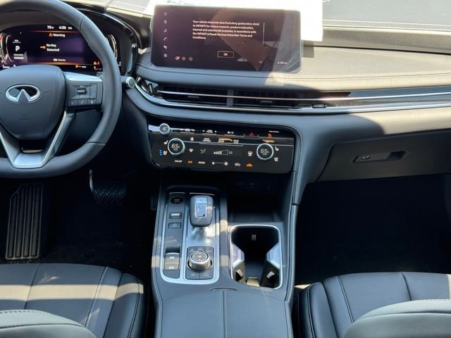 New 2026 Radiant White INFINITI LUXE image 29