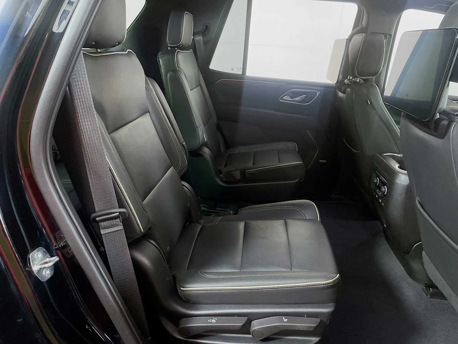 Used 2023 Black Chevrolet Premier image 29