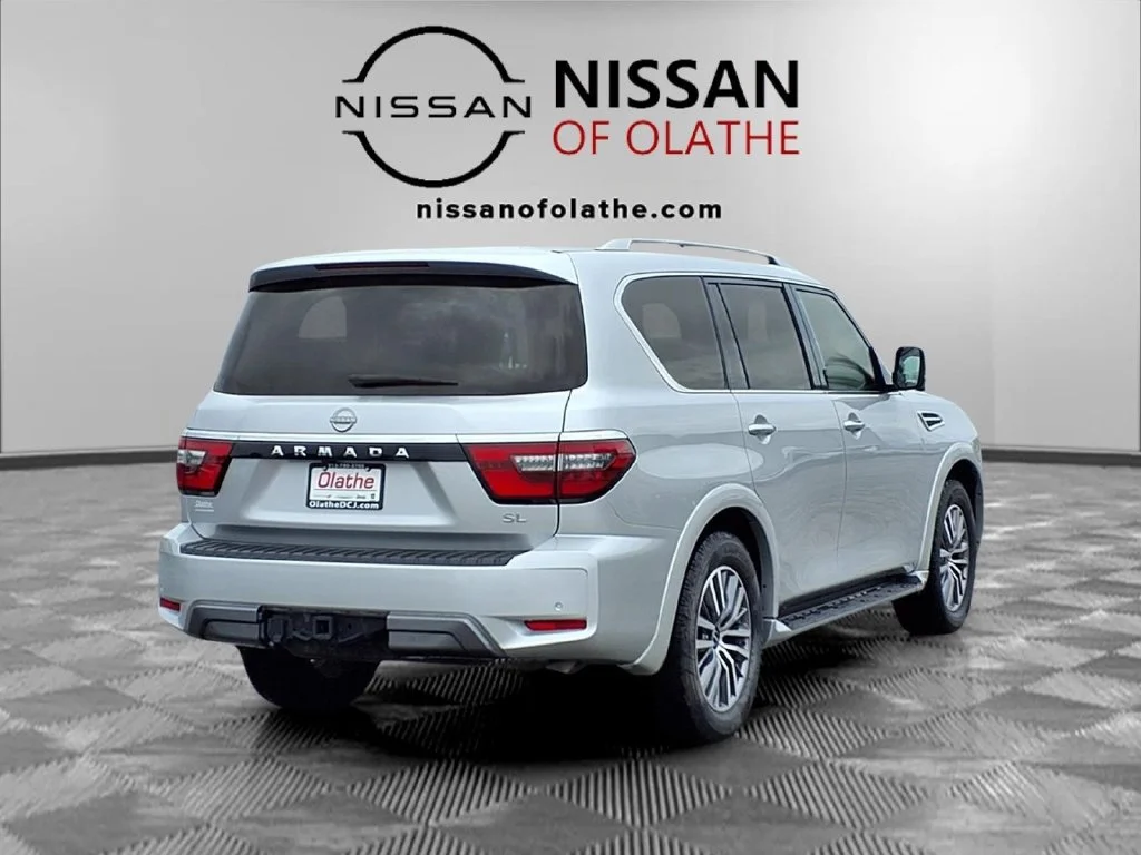 Used 2024 Silver Nissan SL image 31