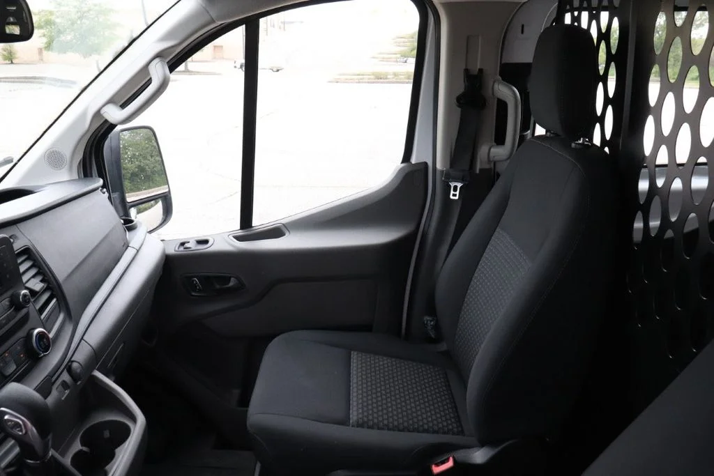 Used 2025 Oxford White Ford Base image 14