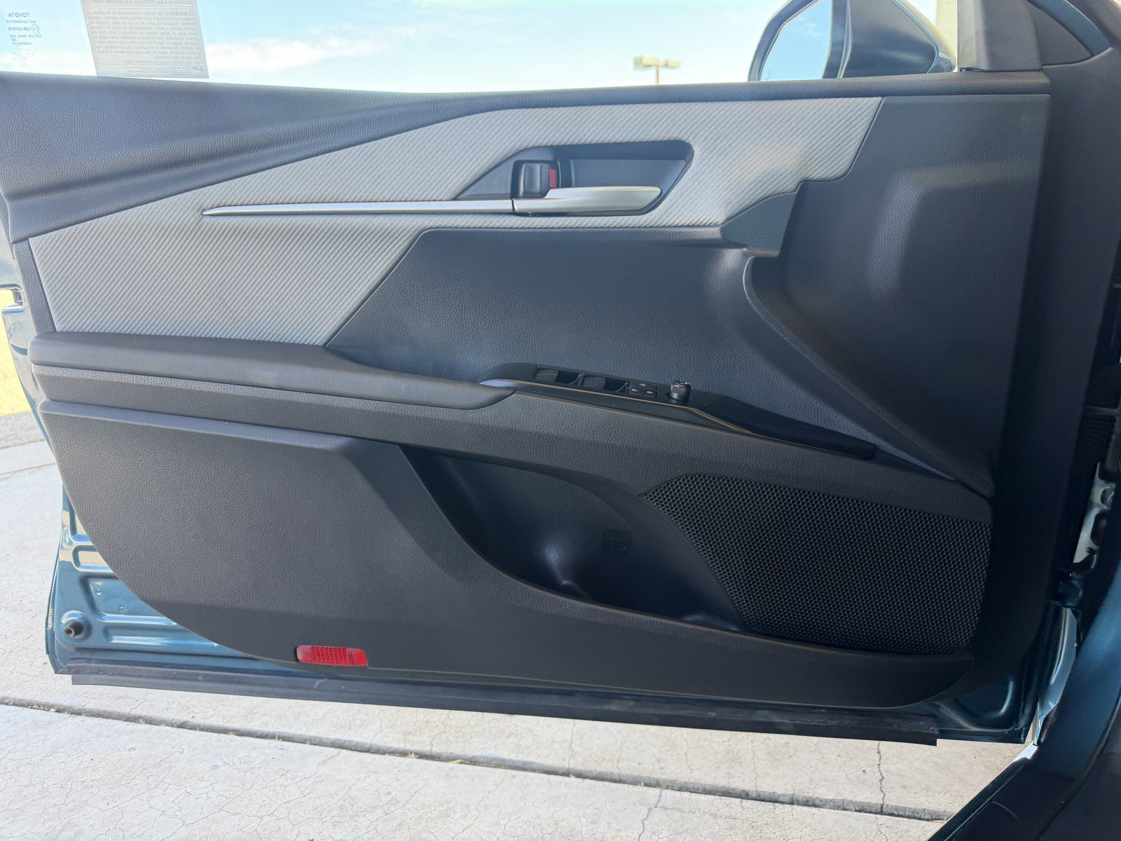 Used 2025 Ocean Gem Toyota SE image 18