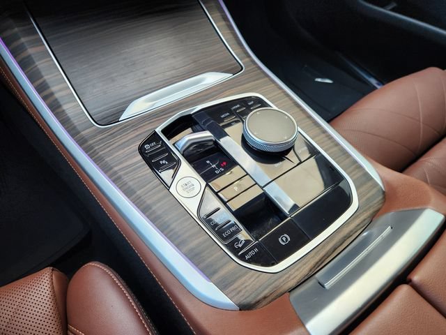 Used 2024 Gray BMW xDrive40i image 24