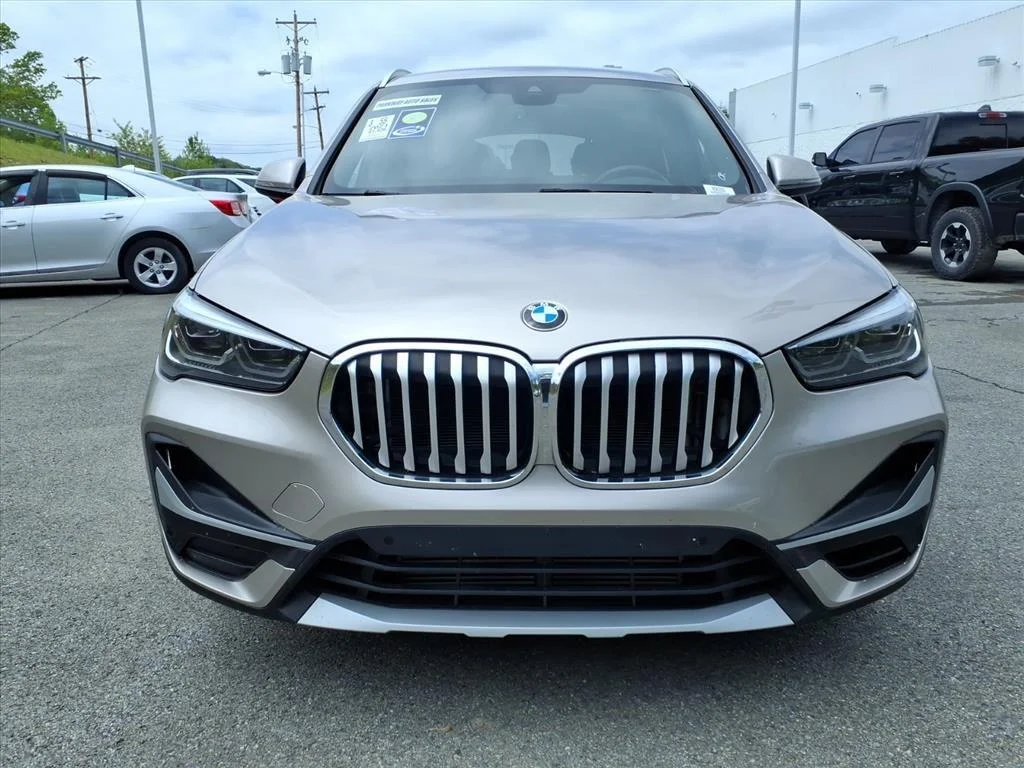 Used 2021 Cashmere Silver Metallic BMW xDrive28i image 9