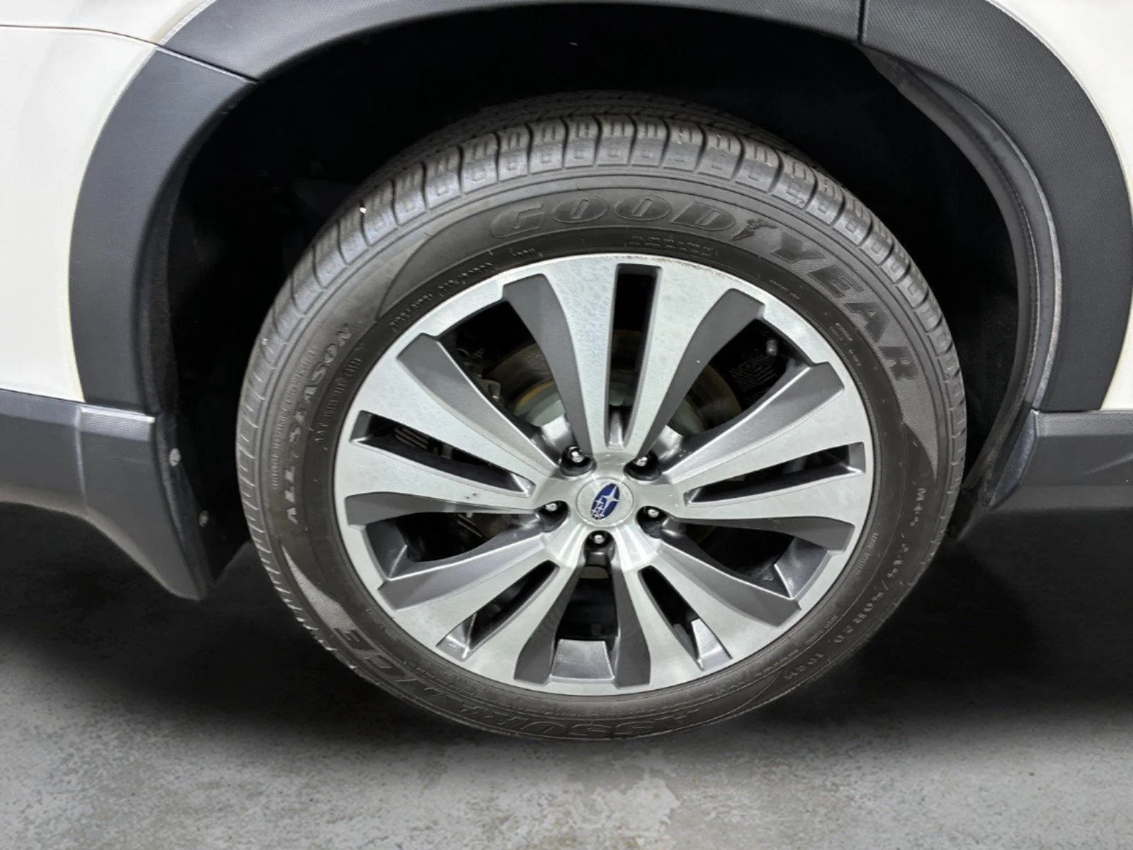 Used 2022 Crystal White Pearl Subaru Touring image 14