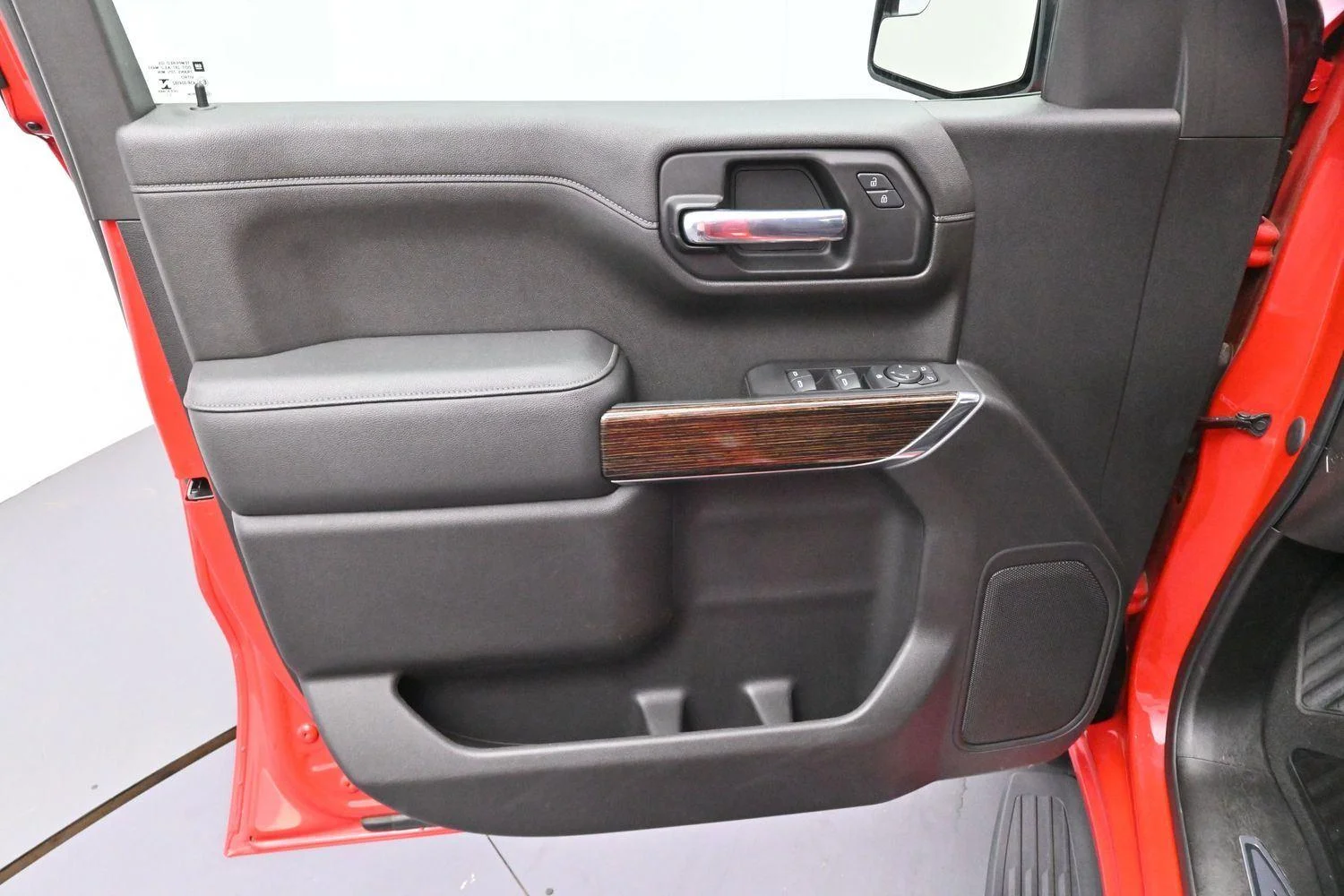 Used 2022 Cardinal Red GMC SLE image 10