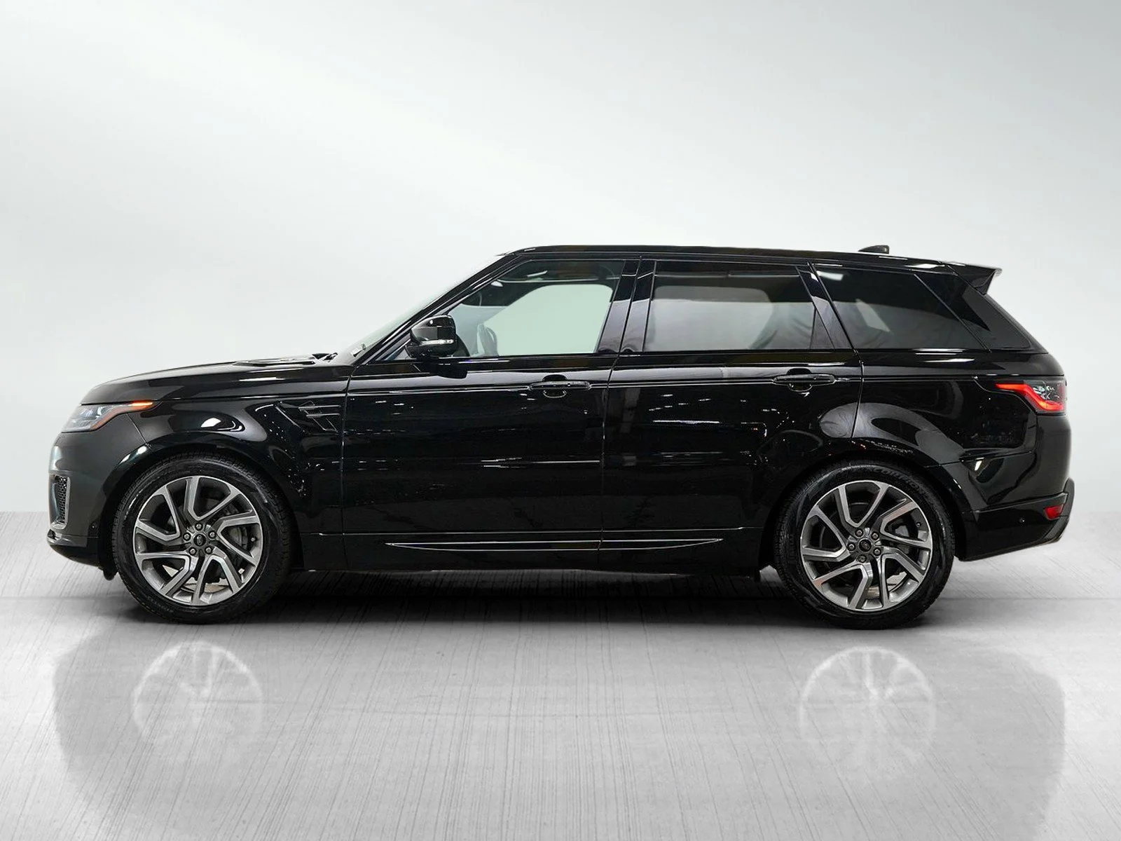 Used 2022 Land Rover Range Rover Sport HSE Silver Edition with VIN SALWR2SUXNA228495 for sale in Wayzata, Minnesota