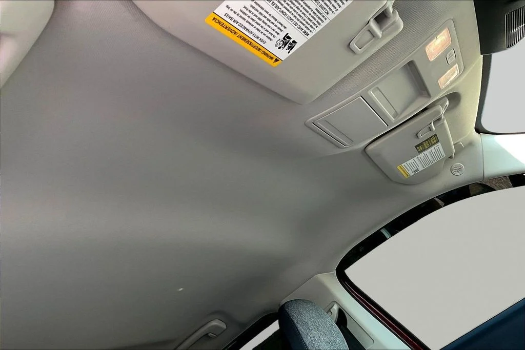 Used 2025 Red Ford XLT image 30