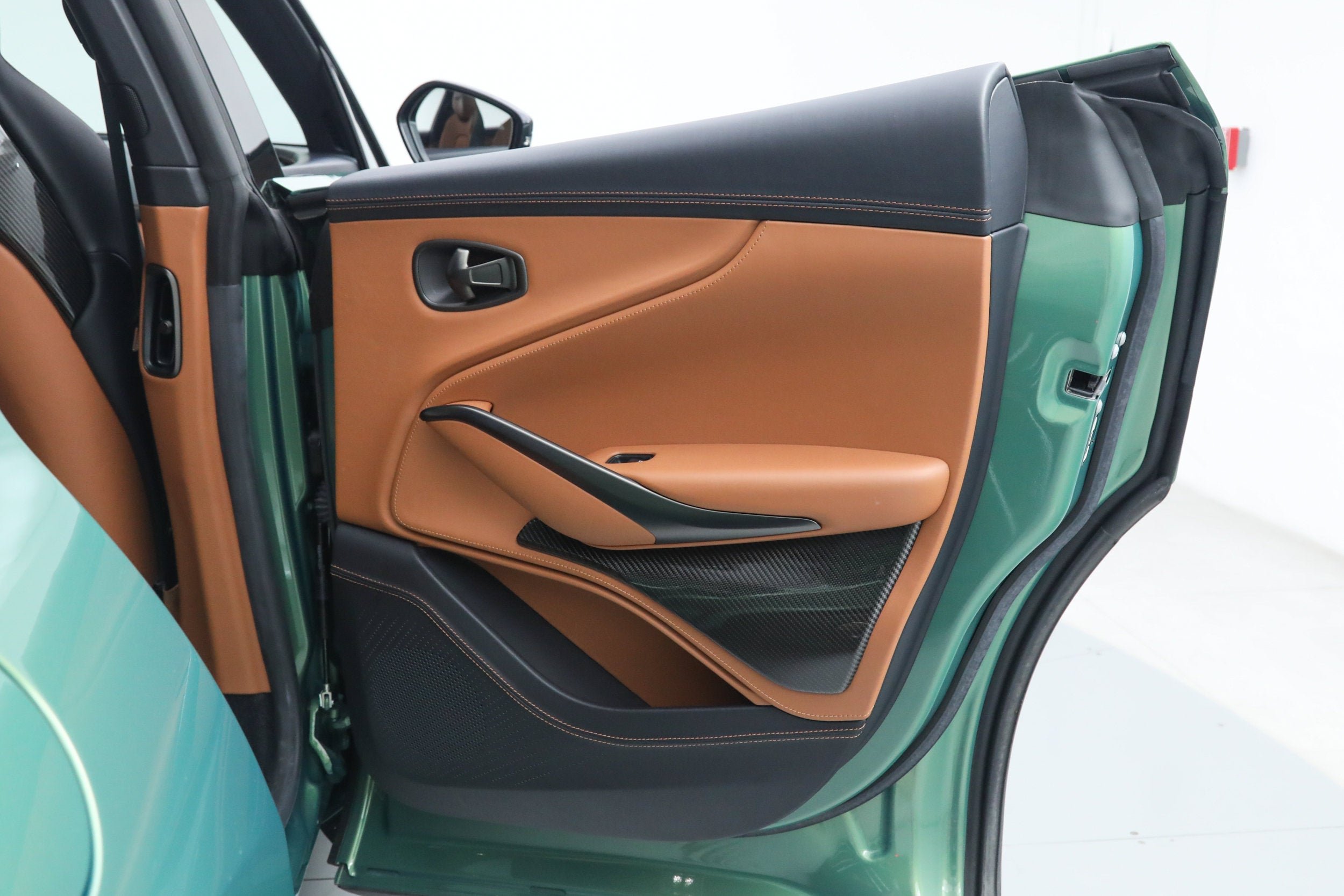 Used 2023 Green Aston Martin 707 image 19