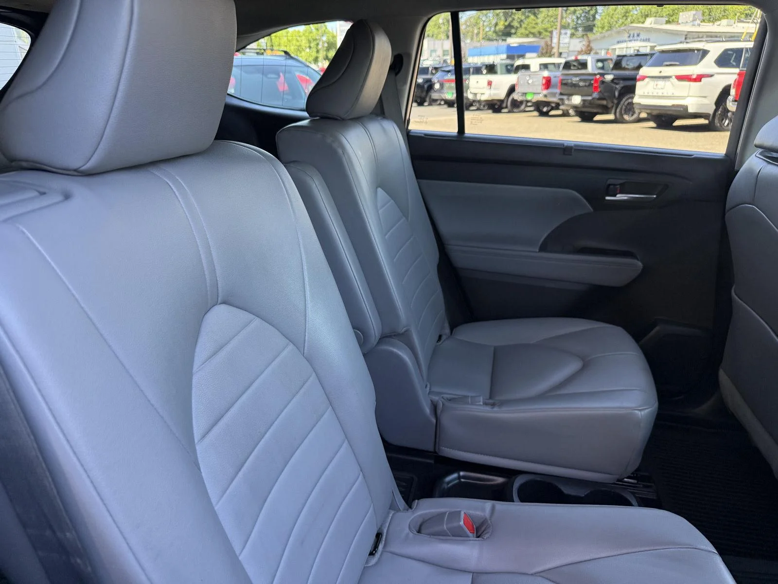 Used 2023 Midnight Black Metallic Toyota XLE image 13