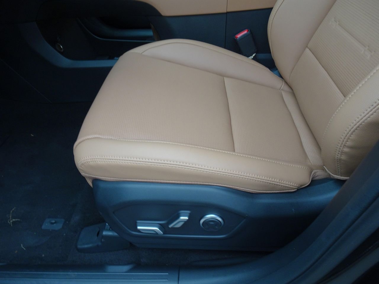 New 2026 Black Hyundai Limited AWD image 9