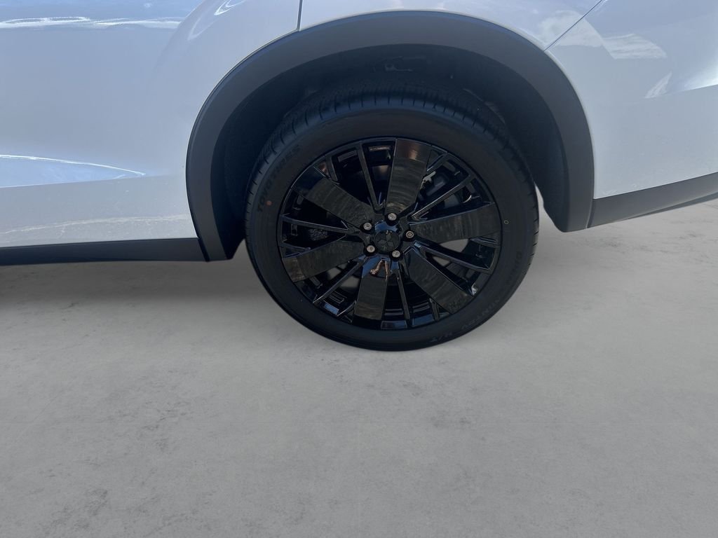 New 2026 WHT DIAMOND Mitsubishi LE image 33