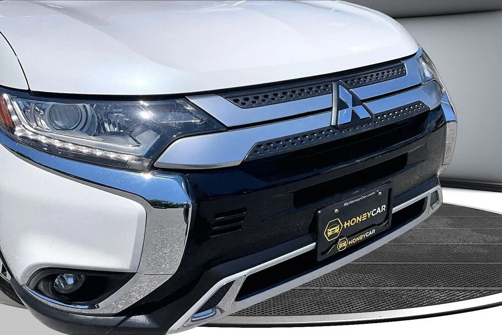 Certified Used 2020  Mitsubishi SE image 34