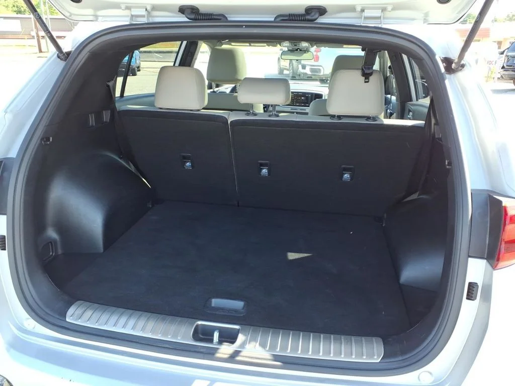 Used 2020 Silver Kia S image 31
