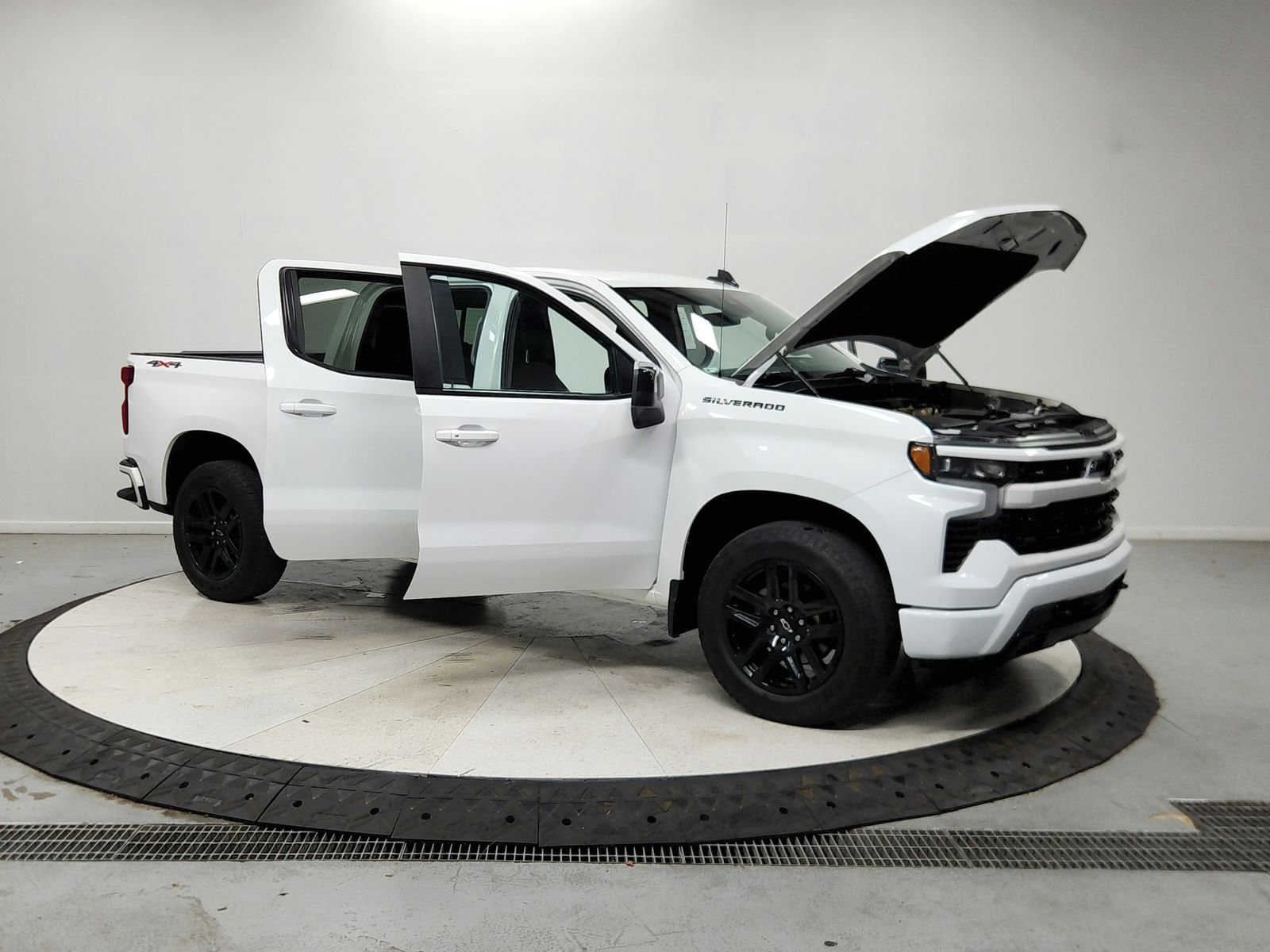 Used 2023 Summit White Chevrolet RST image 10