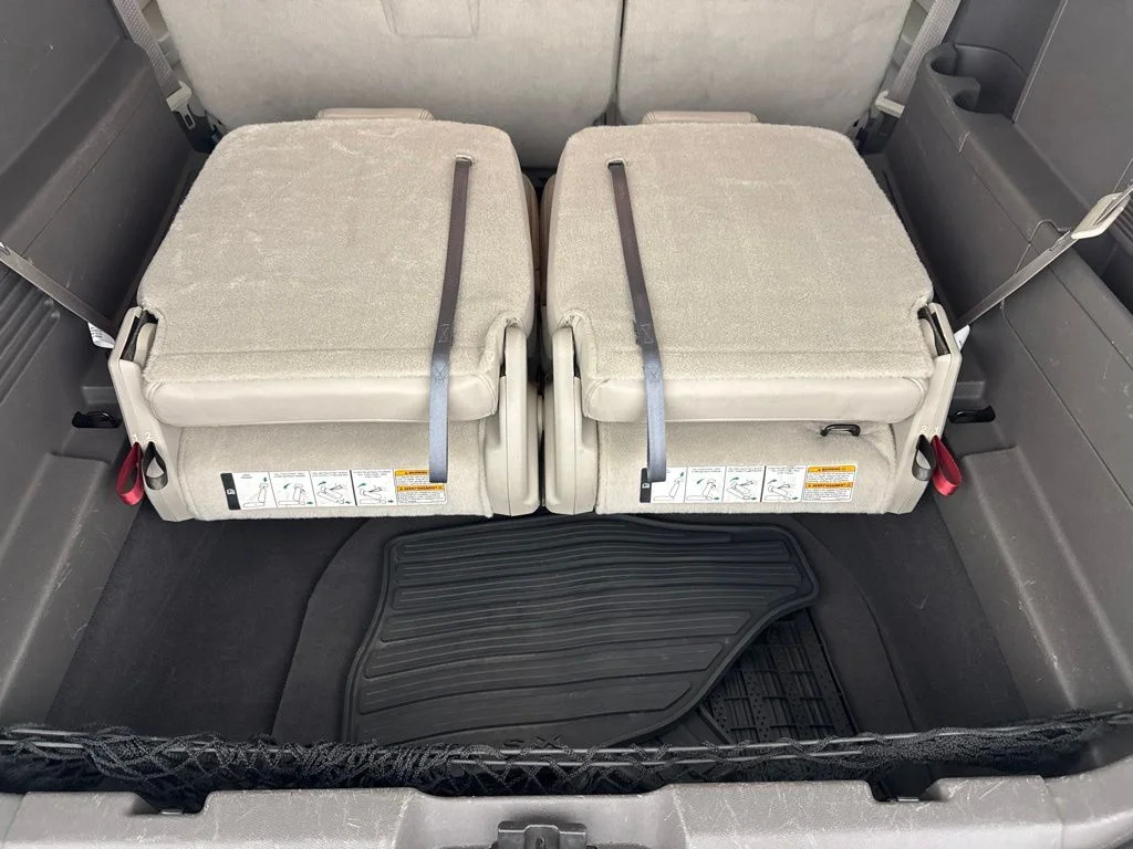 Used 2008  Ford Limited image 31