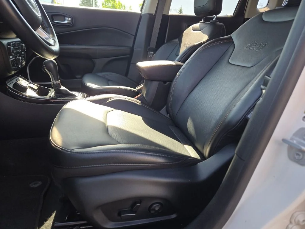 Used 2020 White Jeep Limited image 22