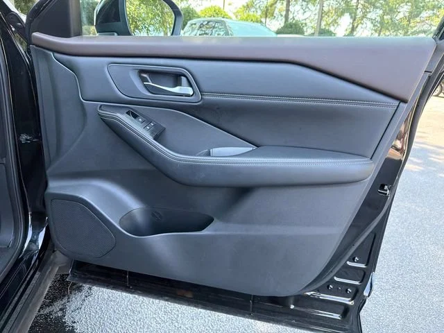 Used 2022 Black Nissan SV FWD image 14