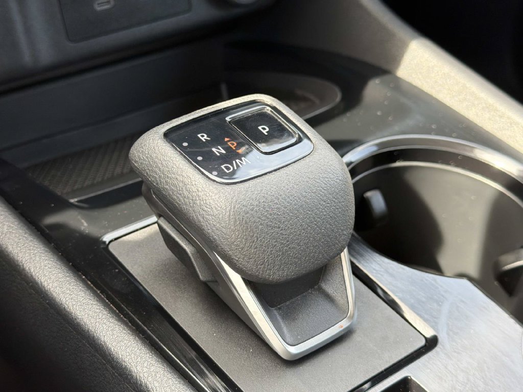 Used 2024  Nissan SV image 26