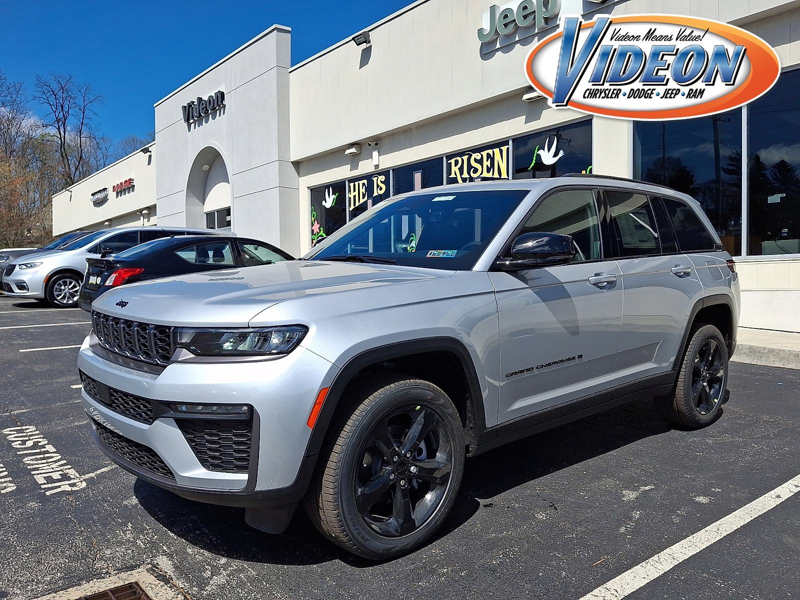 New 2026 Silver Zynith Exterior Paint Jeep Limited image 1