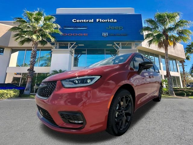 2026 Chrysler Pacifica Limited - Photo 9
