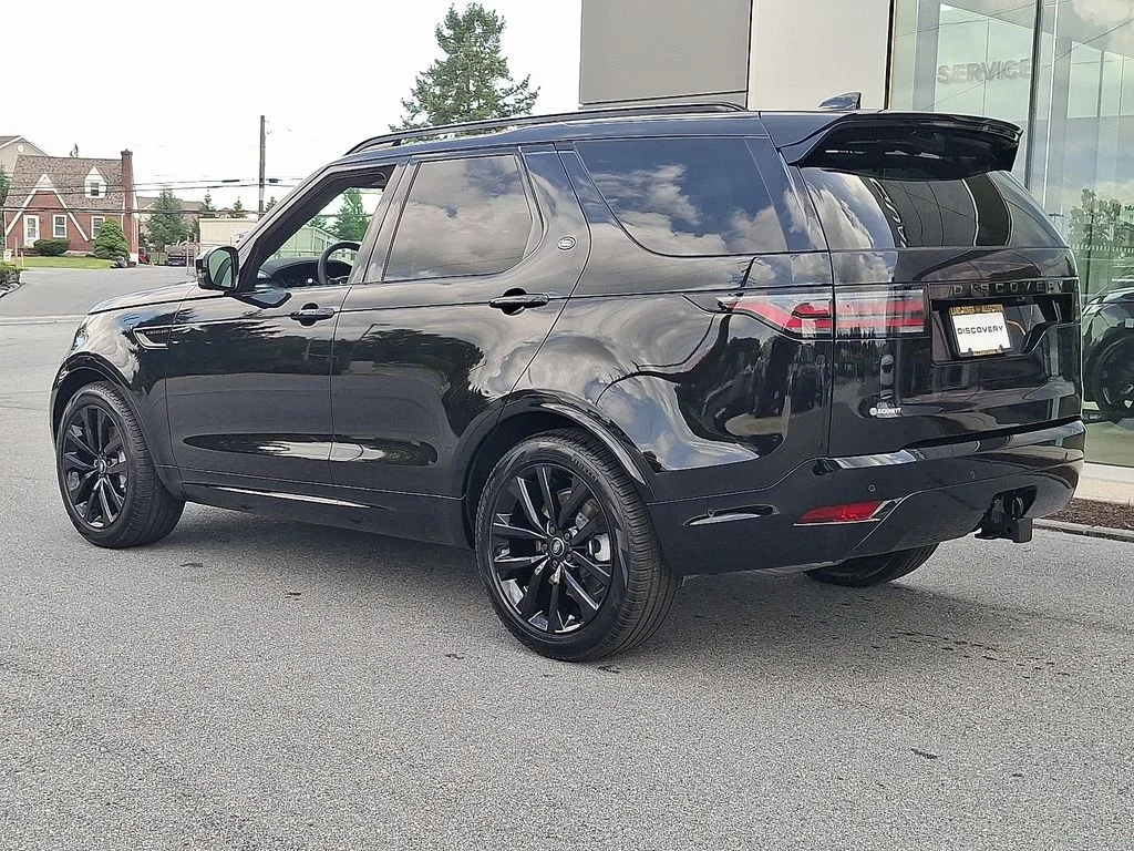 New 2026 Black Land Rover Dynamic SE image 4