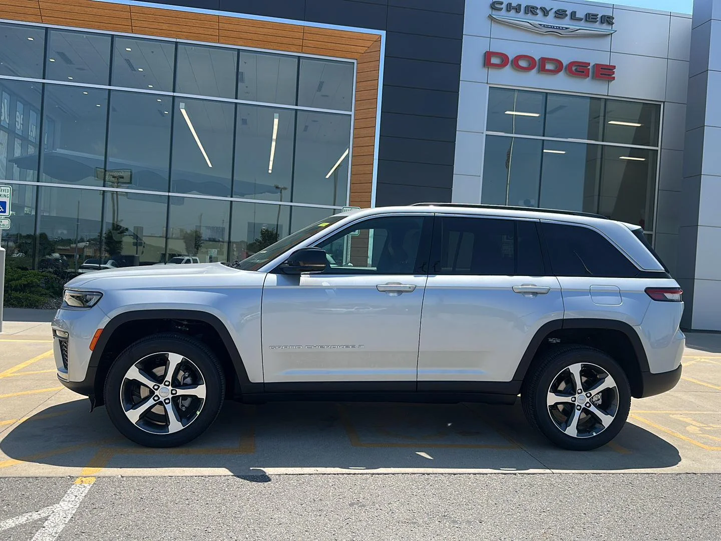 New 2026 Silver Zynith Jeep Limited image 2