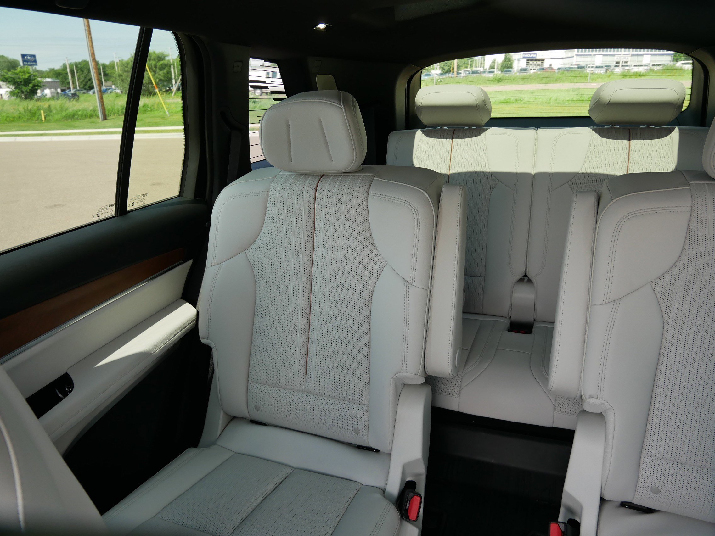 2026 Cadillac VISTIQ Luxury - Photo 12