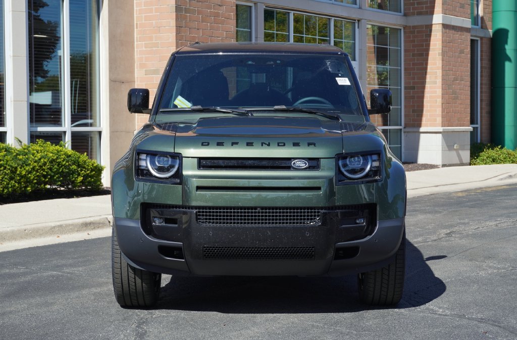 New 2026 Woolstone Green Land Rover S image 4