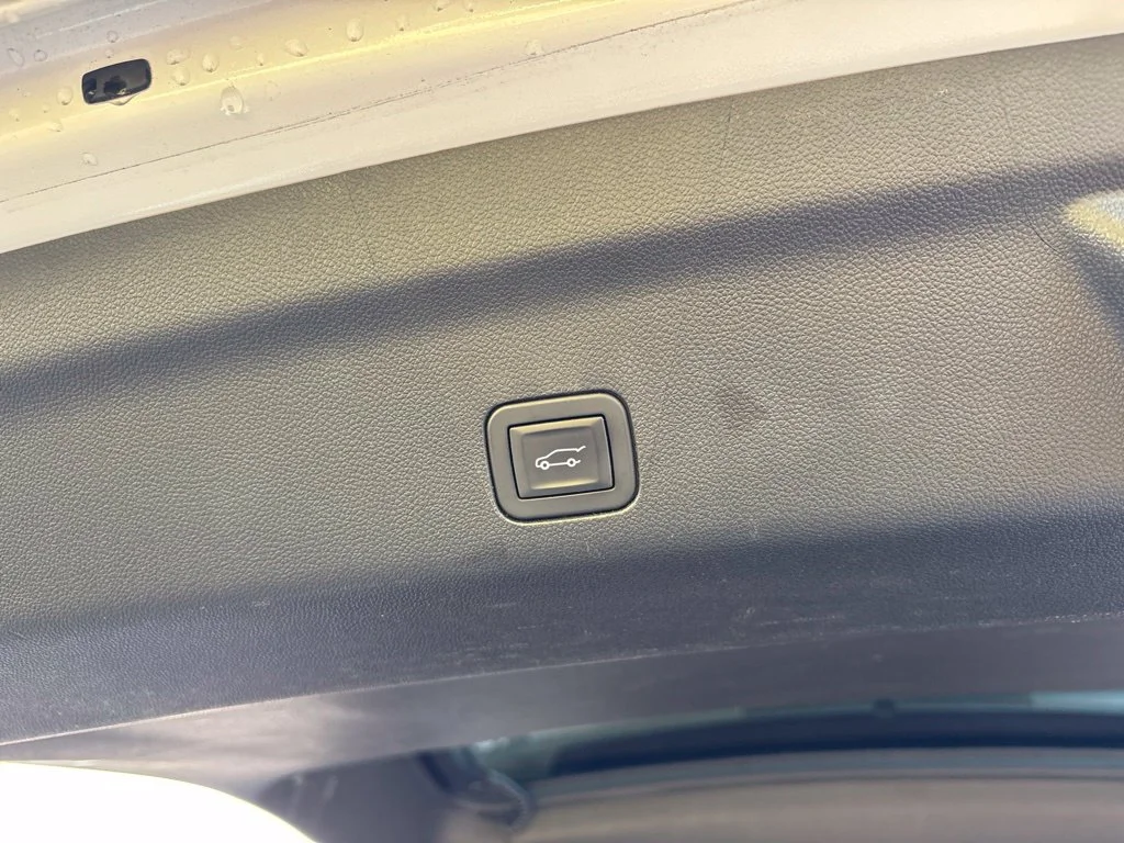 Used 2024 White Cadillac V-Series image 25