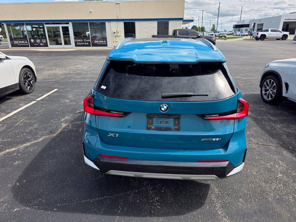 Used 2023 Blue Bay Lagoon Metallic BMW xDrive28i image 3