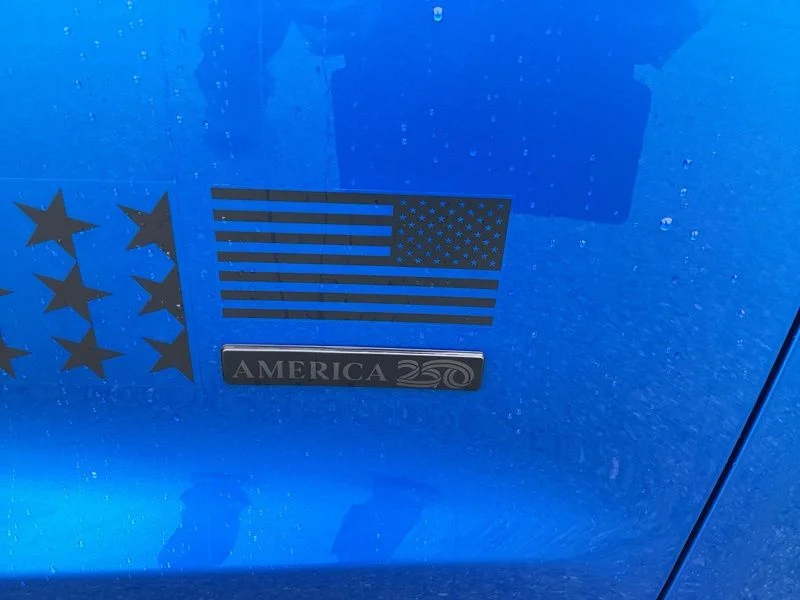New 2027 Hydro Blue Pearl-Coat Exterior Paint Chrysler Select image 10