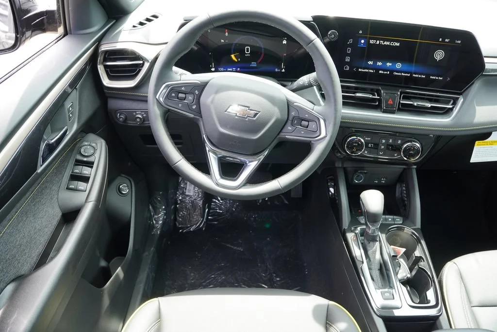 New 2026 Mosaic Black Metallic Chevrolet ACTIV image 13
