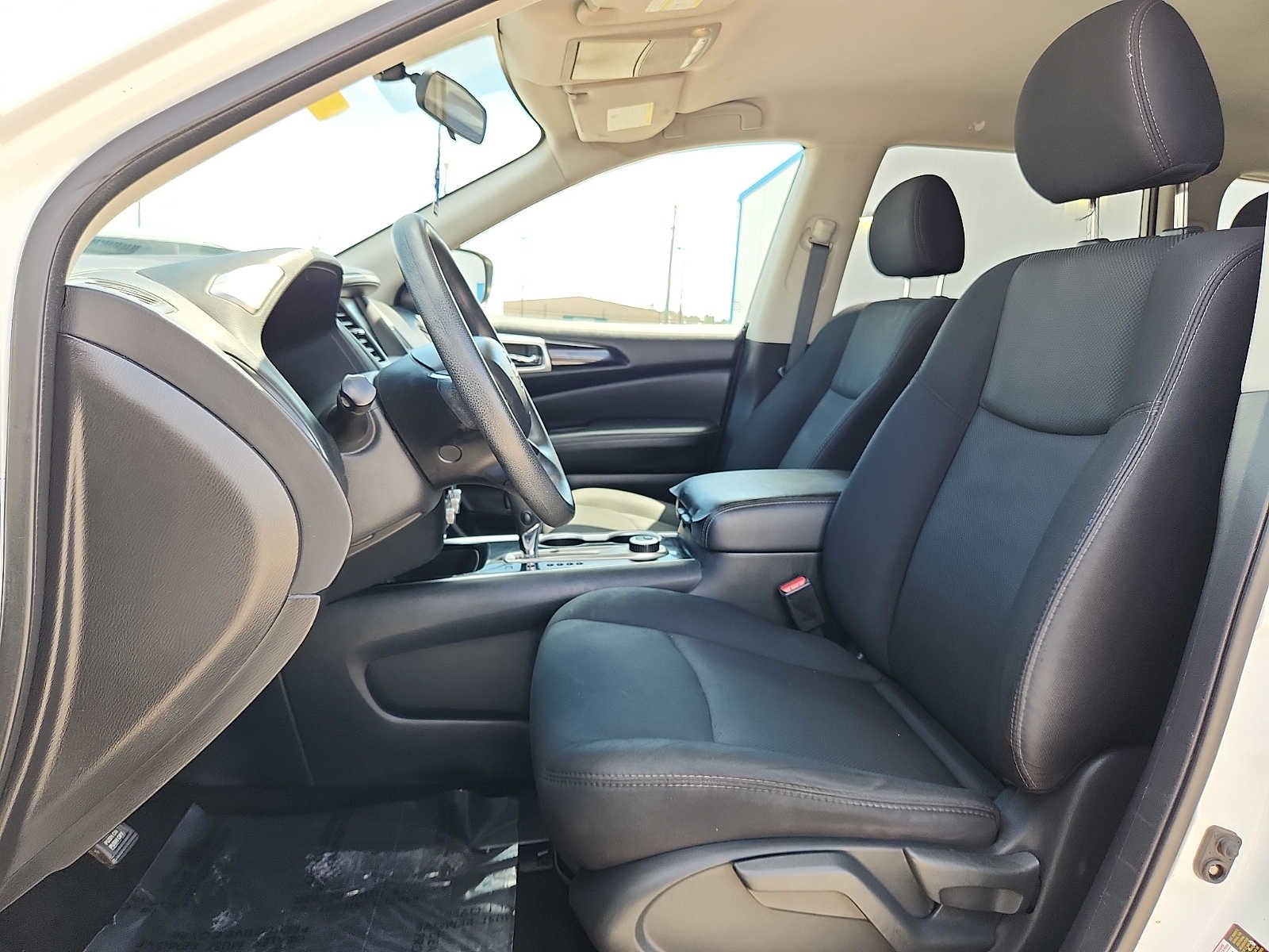 Used 2019 White Nissan S image 15