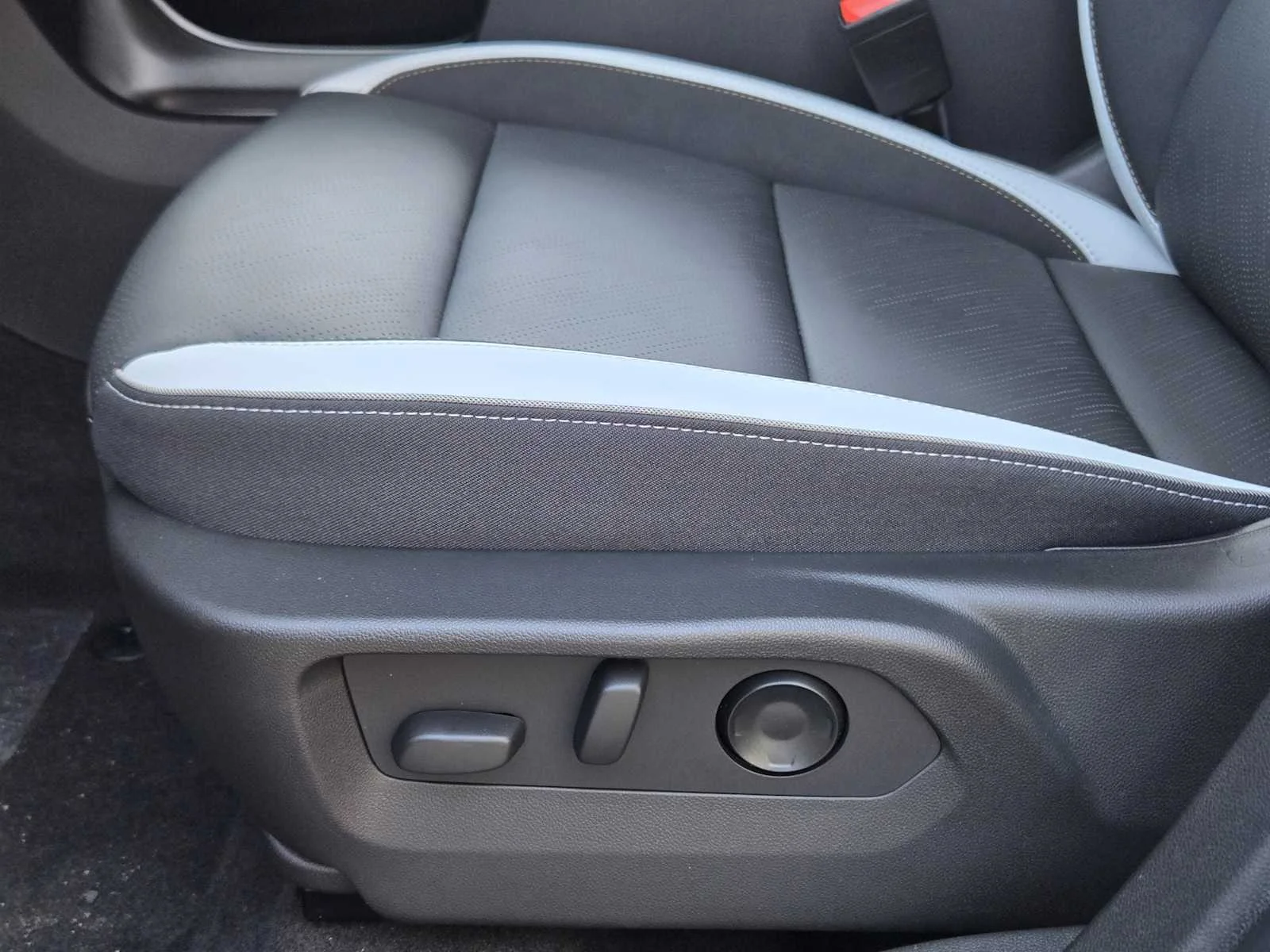 2026 Buick Envision Sport Touring - Photo 16