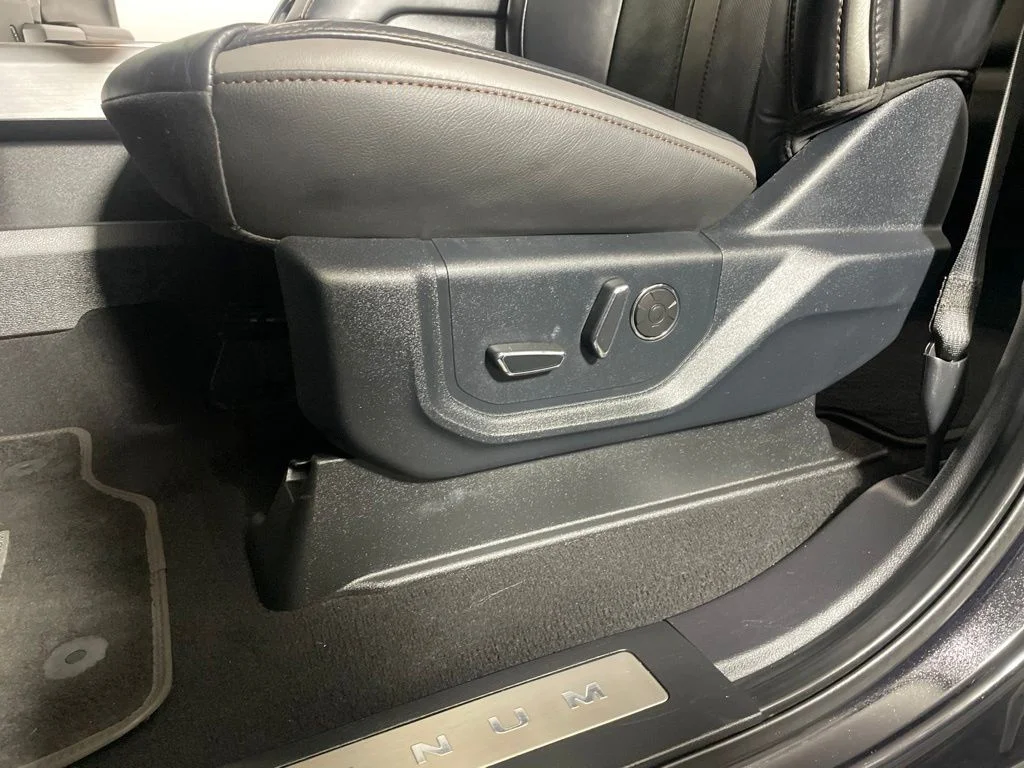 Used 2021 Black Ford  image 12