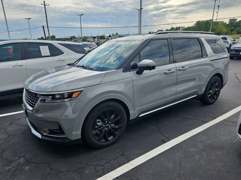 2023 Kia Carnival SX Prestige FWD photo
