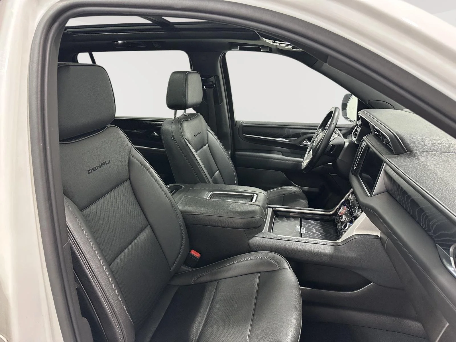 Used 2021 Summit White GMC Denali image 27