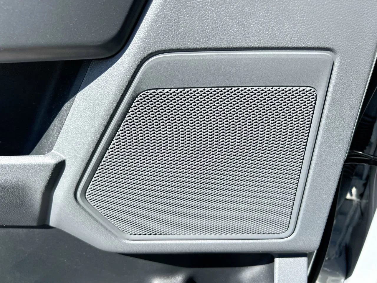 Used 2023 Avalanche Ford XLT image 25